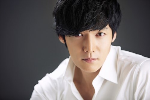 Choi Jin Hyuk is Confirmed for “Heirs,” Joins Lee Min Ho, Park Shin Hye, and Kim Woo Bin Choi Jin Hyuk is Confirmed for “Heirs,” Joins Lee Min Ho, Park Shin Hye, and Kim Woo Bin