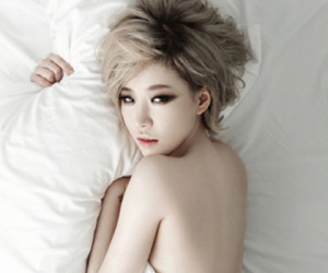 Ga In Looks Like an Island Goddess for Ceci Magazine Ga In Looks Like an Island Goddess for Ceci Magazine