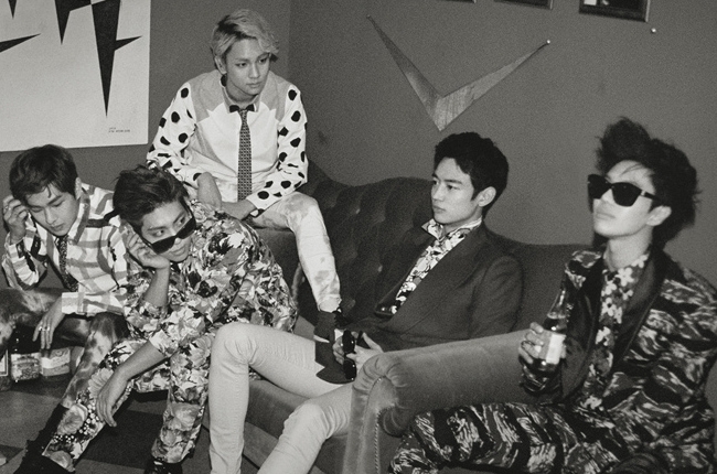 SHINee to Release “The Misconceptions of Us” Compilation with Two New Tracks SHINee to Release “The Misconceptions of Us” Compilation with Two New Tracks