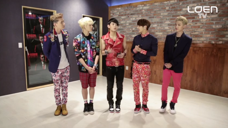 MYNAME Teaches the Choreography for “Baby I’m Sorry” MYNAME Teaches the Choreography for “Baby I’m Sorry”