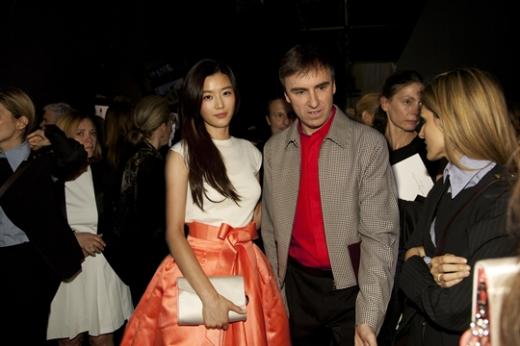 Jeon Ji Hyun Is an Example of Korean Beauty at Christian Dior Haute Couture 2013 Jeon Ji Hyun Is an Example of Korean Beauty at Christian Dior Haute Couture 2013