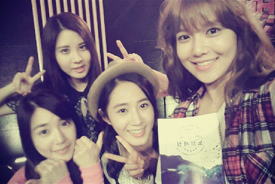 Girls’ Generation Posts Selca without Make-up Girls’ Generation Posts Selca without Make-up