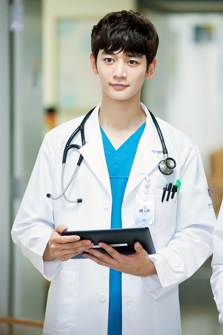 SHINee-Minho-in-Medical-Top-Team.jpg