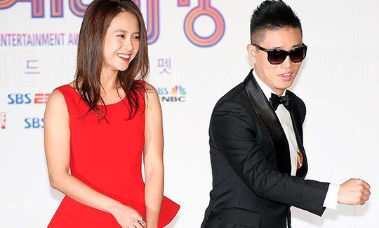 Gary Surprises Ji Hyo With a Kiss On “Running Man” Gary Surprises Ji Hyo With a Kiss On “Running Man”