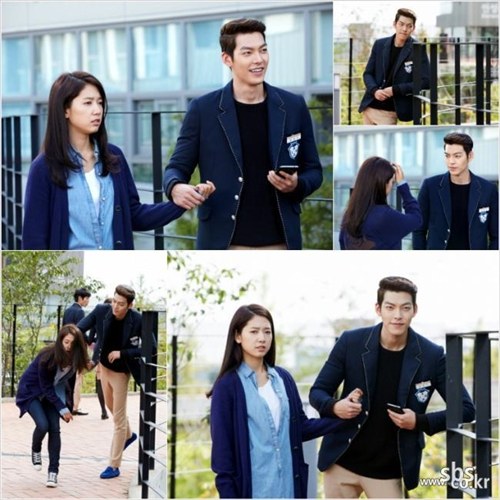 park-shin-hye-and-kim-woo-bin-hands-heir