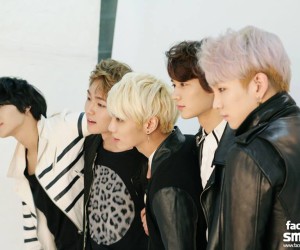 SHINee Looks Cool in Black and White for BTS Photos of Concert Poster Phoot Shoot + Announcement Video SHINee Looks Cool in Black and White for BTS Photos of Concert Poster Phoot Shoot + Announcement Video