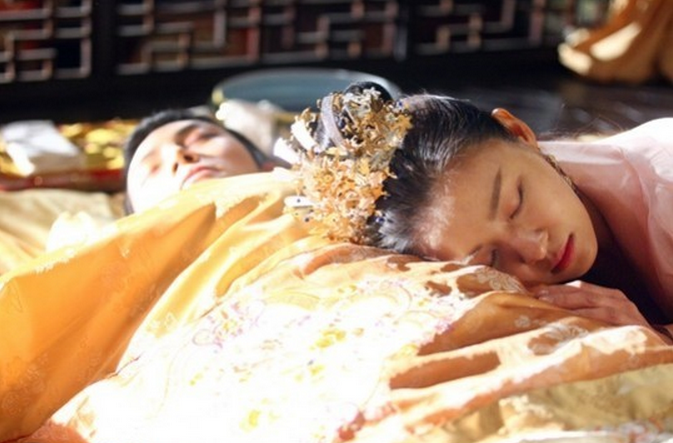 Ha Ji Won and Ji Chang Wook Finally Get Closer in the New Episode of “Empress Ki” Ha Ji Won and Ji Chang Wook Finally Get Closer in the New Episode of “Empress Ki”