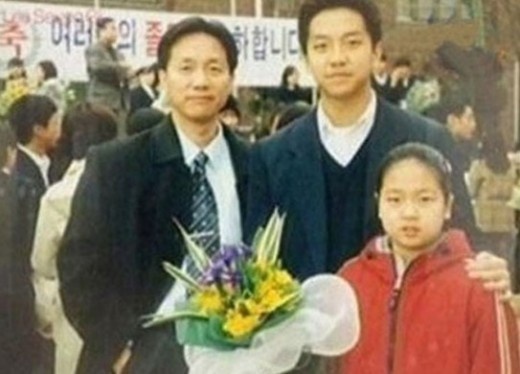 lee seung gi father lee seung gi s family and baby pictures revealed soompi lee seung gi father lee seung gi s family and baby pictures revealed soompi