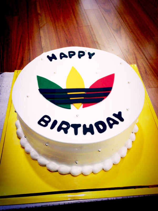 [SNS PIC] Eunhyuk Shows Off Birthday Gifts He Received 