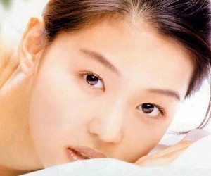 Jeon Ji Hyun Cannot Resist Herself at the Christian Dior Boutique Reopening Jeon Ji Hyun Cannot Resist Herself at the Christian Dior Boutique Reopening