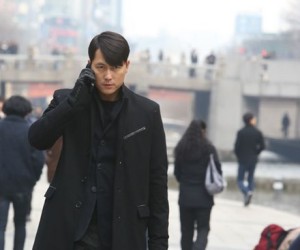 Jung Woo Sung Pours on the Charm (and Sweat) in “L’Officiel Hommes” Photoshoot Jung Woo Sung Pours on the Charm (and Sweat) in “L’Officiel Hommes” Photoshoot