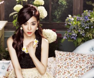 Tiffany is Poised and Demure in a Secret Garden for Upcoming “Ceci” Photo Shoot Tiffany is Poised and Demure in a Secret Garden for Upcoming “Ceci” Photo Shoot