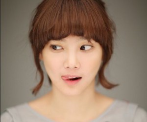 Yoon Seung Ah Models a Boyish Retro Look in “InStyle Korea” Photo Shoot Yoon Seung Ah Models a Boyish Retro Look in “InStyle Korea” Photo Shoot