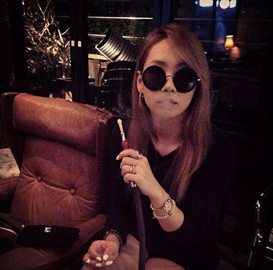 2ne1-cl-hookah.jpg