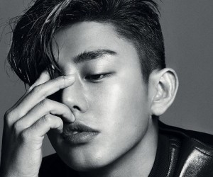 Actor Yoo Ah In Gets Up Close and Personal with “1st Look” Photo Shoot Actor Yoo Ah In Gets Up Close and Personal with “1st Look” Photo Shoot