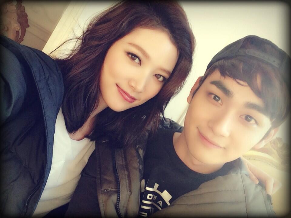 the heirs im joo eun jo yoon woo take a selca the heirs im joo eun jo yoon woo take a selca