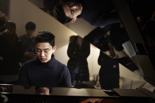 Yoo Ah In Playing the Piano