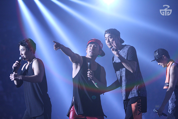 Shinhwa brings down the house during their 16th anniversary concert.