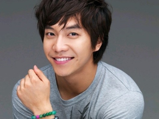 Lee Seung Gi Sings a Depressing Song at a Wedding | Soompi