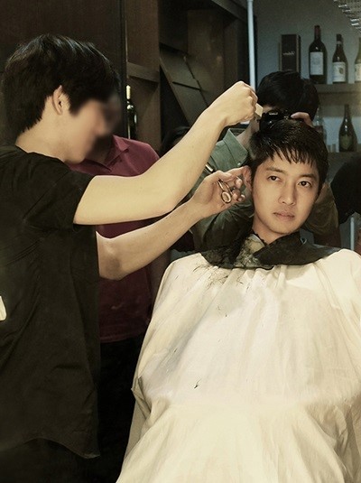 Kim Hyun Joong Writes Hand-Written Letter to Fans with 