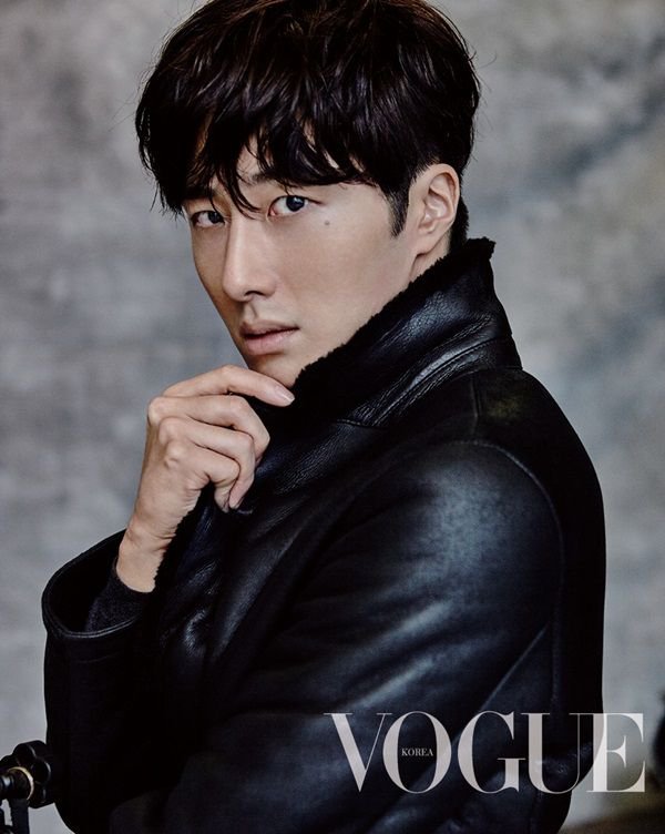jung il woo brings out his inner model chic vogue soompi jung il woo brings out his inner model chic vogue soompi