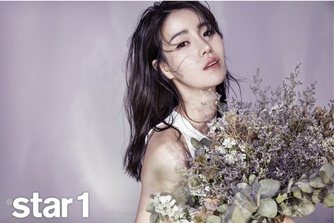 Im Ji Yeon of "High Society" Evaluates Her Looks | Soompi